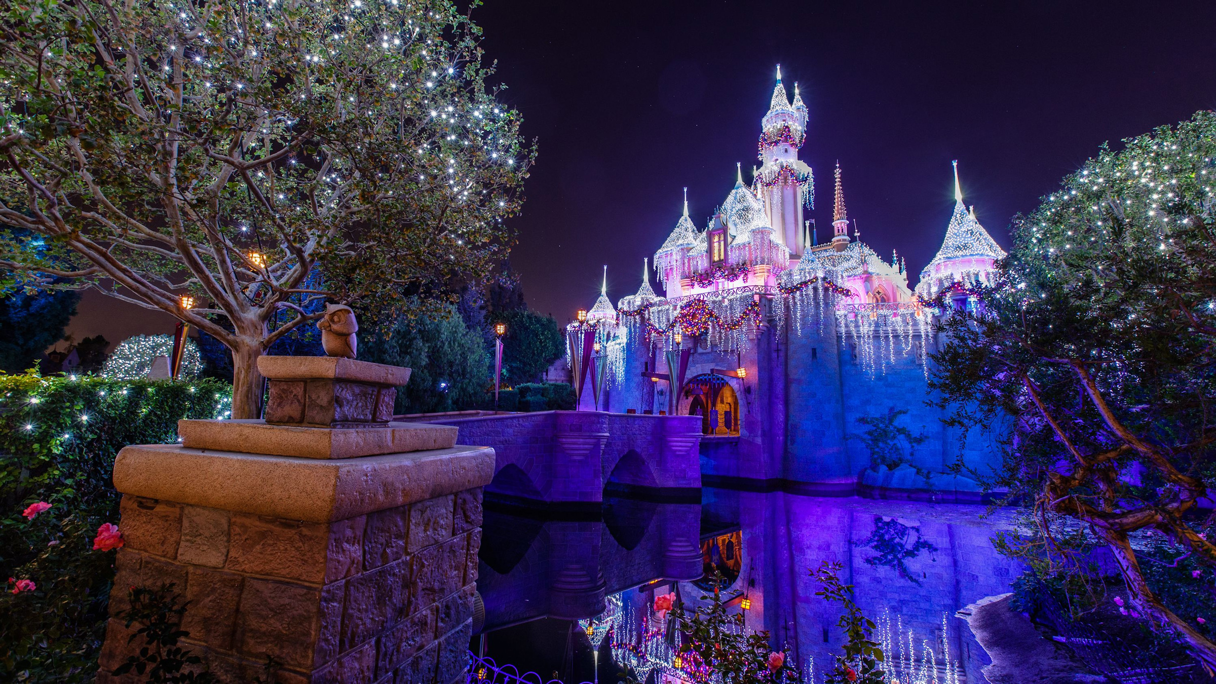 Holidays at the Disneyland Resort World of Universal